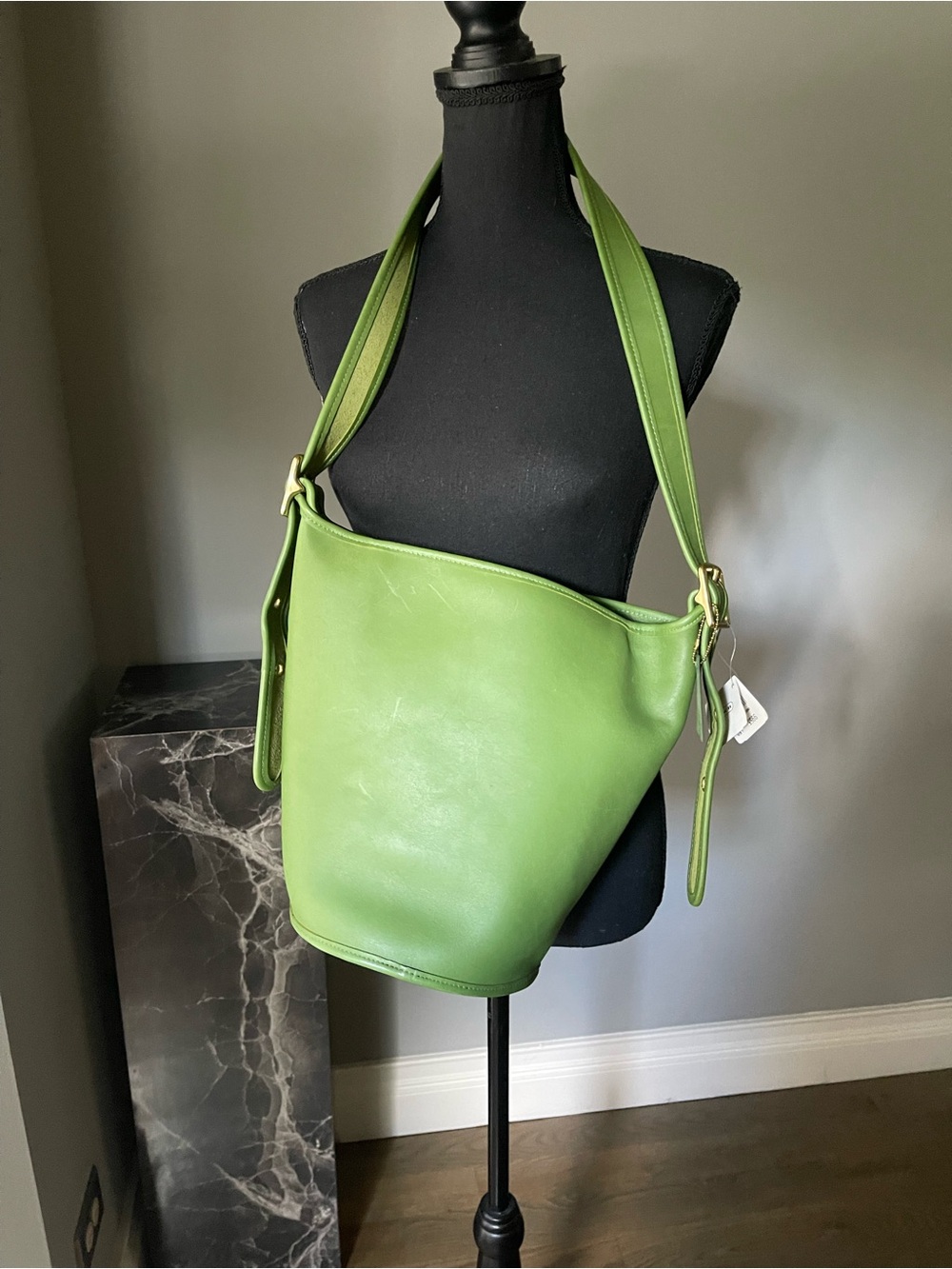 Green Leather Shoulder Bucket Bag NWT - Picture 5 of 6